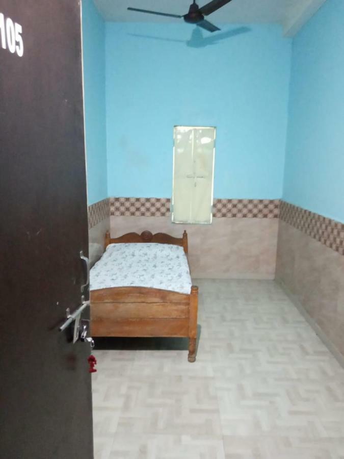 Harkishan Lodge Szambalpur Szoba fotó